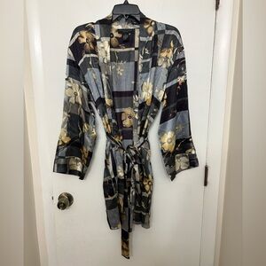 AUGUST SILK | 100% Silk Short Robe with Belt | Vintage Floral Kimono | Size S